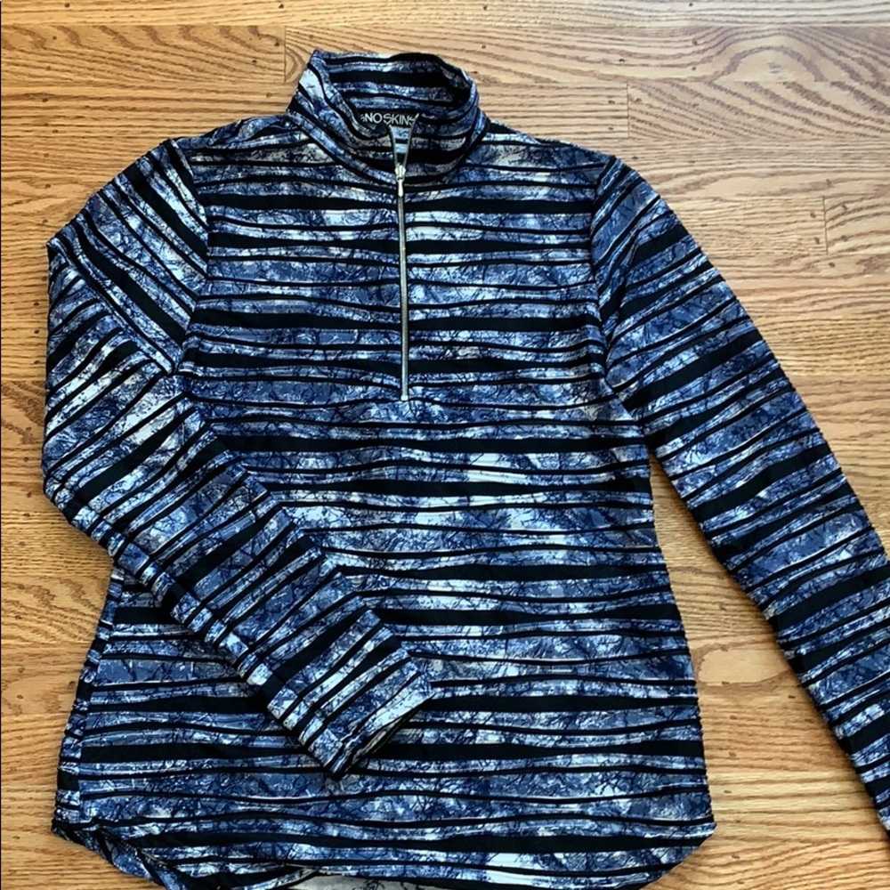 Son skins pullover